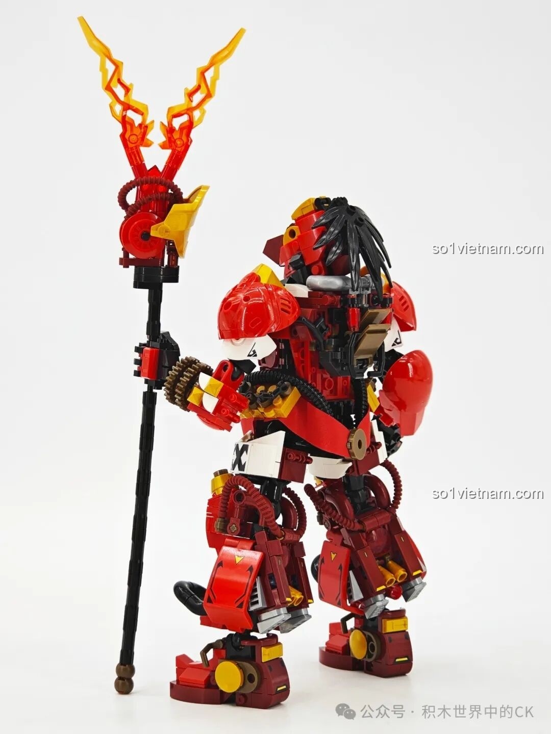 Cận cảnh góc nghiêng phần đầu Người máy Trương Phi SEMBO 103397, làm nổi bật thiết kế độc đáo.