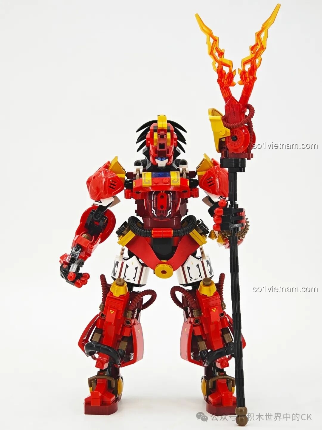 Chi tiết giáp đầu và phần sau của Người máy Trương Phi SEMBO 103397, thể hiện sự tinh xảo.