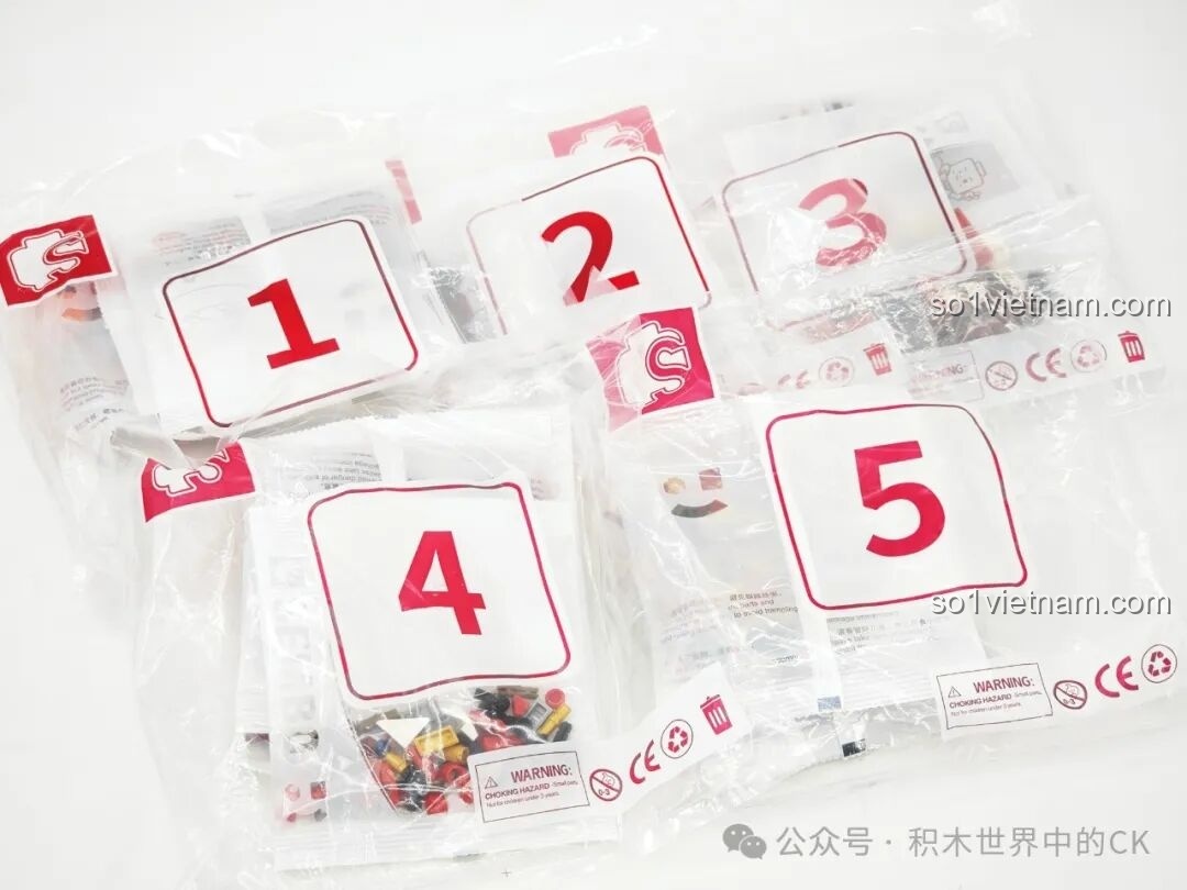 Minifigure Trương Phi đi kèm bộ lắp ghép SEMBO 103397, với trang phục chi tiết và râu đặc trưng.