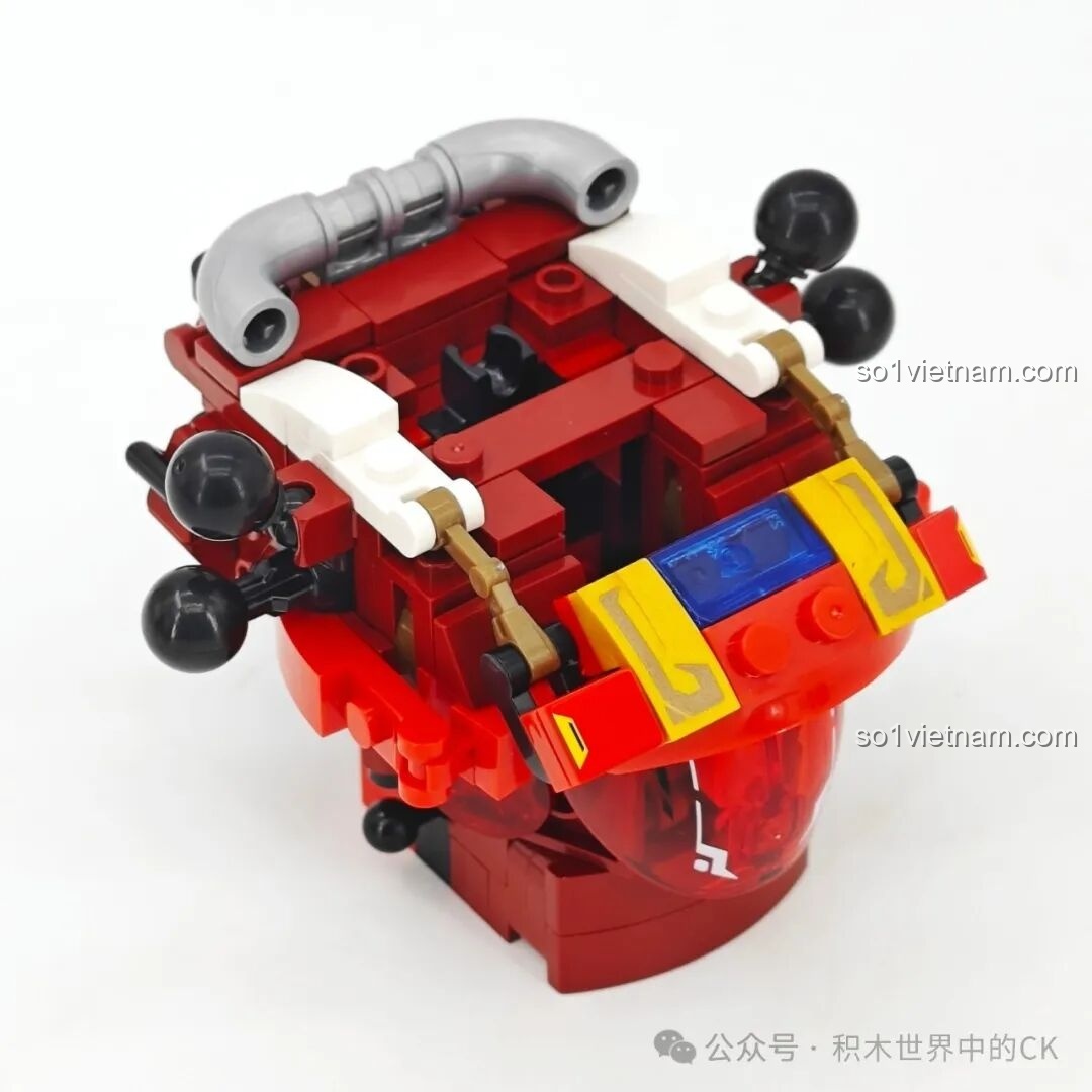 Người máy Trương Phi SEMBO 103397 tạo dáng chiến đấu, thể hiện khả năng khớp nối linh hoạt của mô hình.