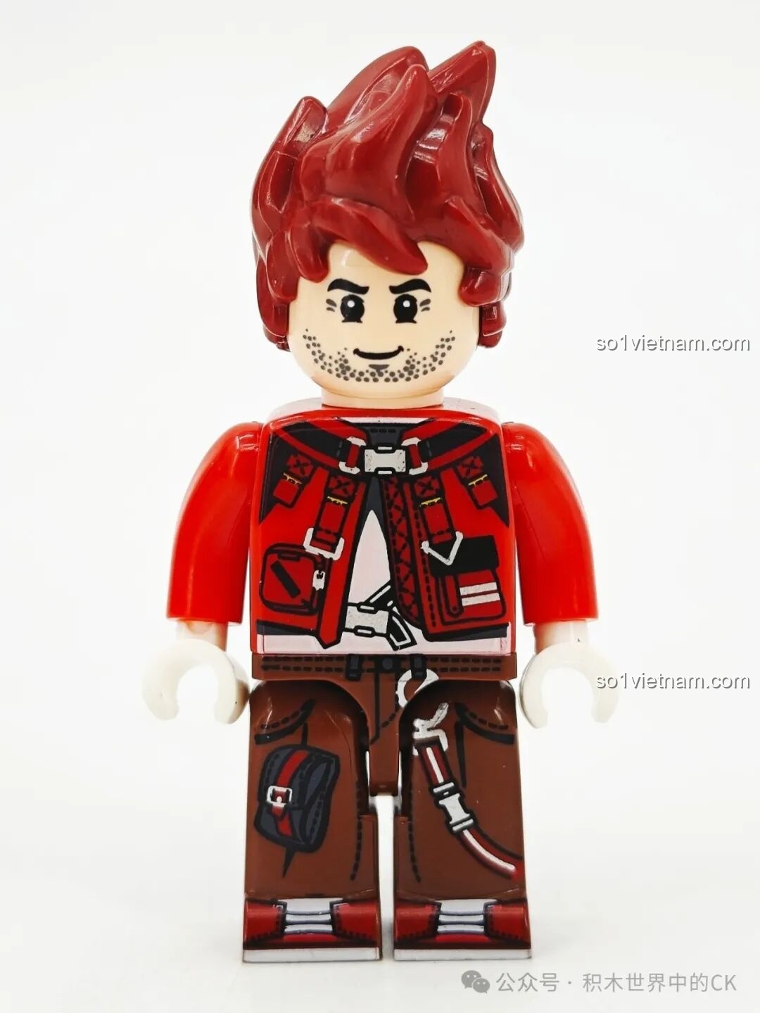 Góc nhìn bên hông khác của Người máy Trương Phi SEMBO 103397, thể hiện sự linh hoạt trong tạo dáng.