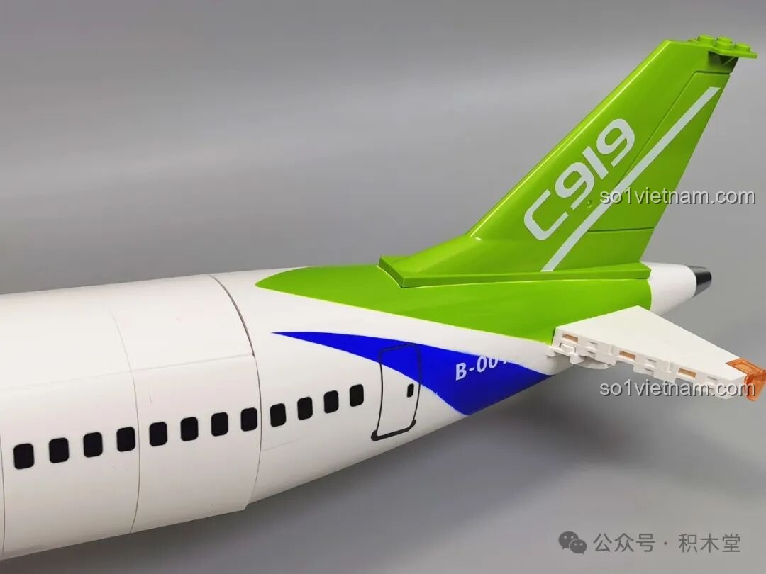 Phần cánh máy bay với các chi tiết