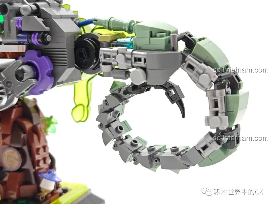 Lớp vỏ ngoài trong suốt của Biến Thể Cơ Khí Tắc Kè Hoa Neon TC2101, lộ rõ chi tiết bên trong.