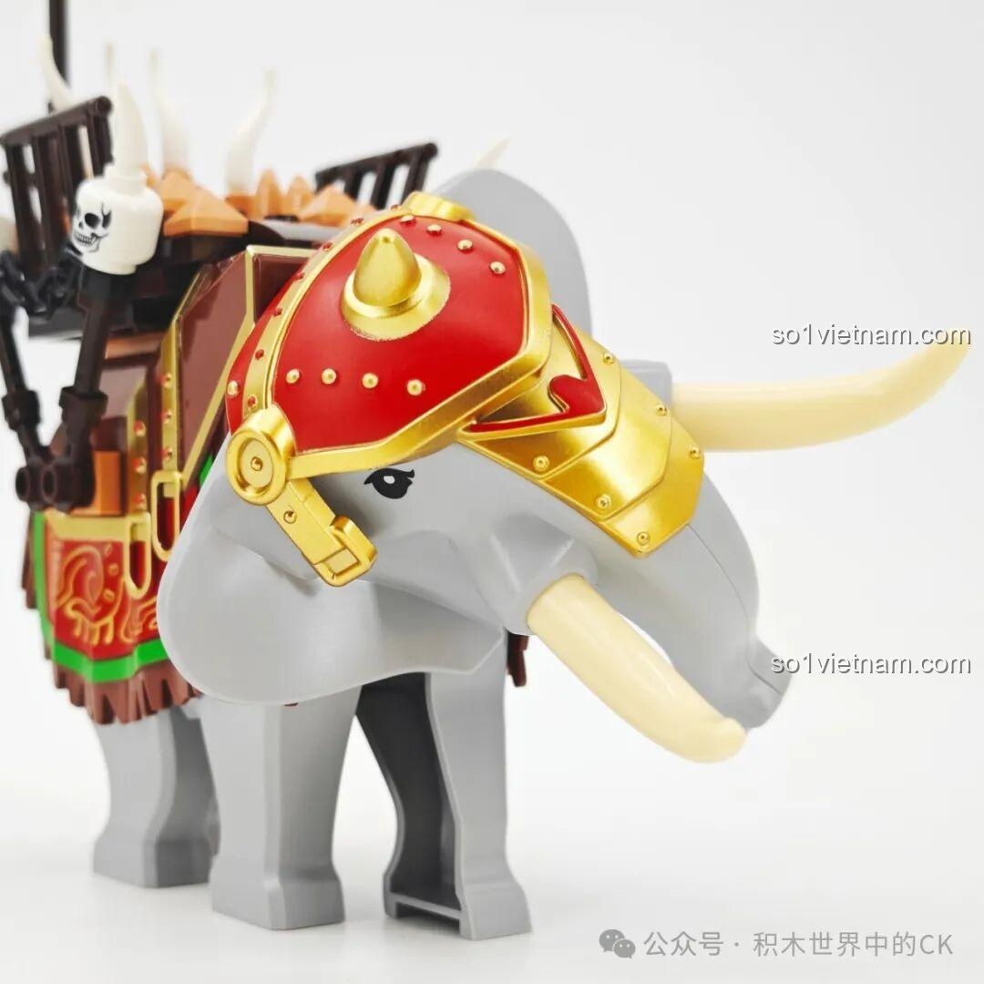Mặt trước của Voi Chiến Nam Man Decool 20806 sau khi lắp ráp