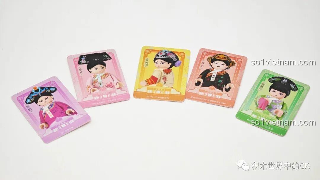 Minifigure màu vàng thứ hai trong bộ đồ chơi Wekki 518001.