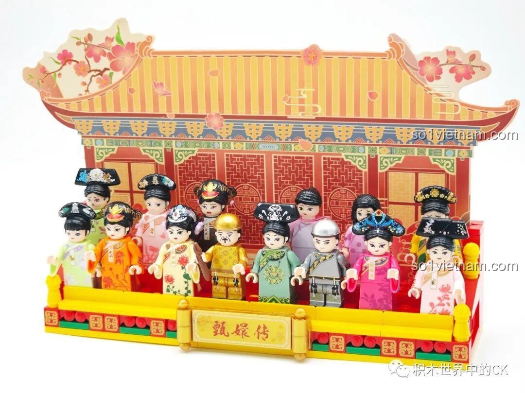 Minifigure màu xanh lá thứ ba trong bộ đồ chơi Wekki 518001.