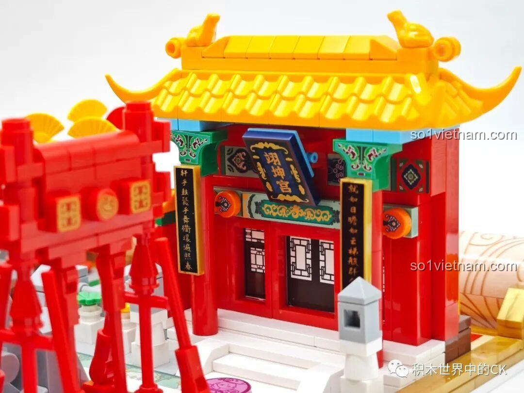 Trẻ em đang chơi board game Wekki 518001 Board Game Hậu Cung.