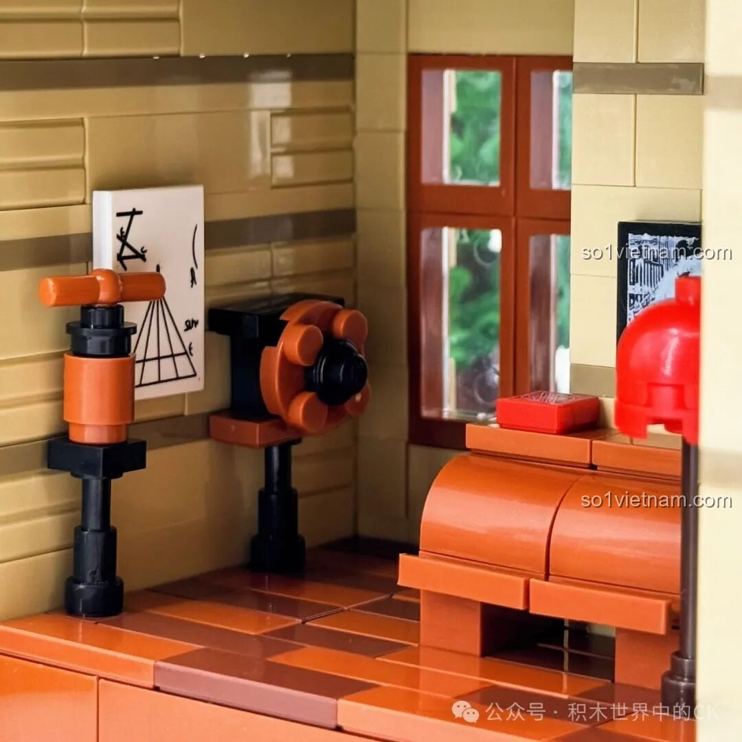 Hai minifigure đang thực hiện phép thuật trong Học viện Pháp thuật ZHEGAO 613004 dưới ánh đèn LED, tạo cảnh tượng huyền bí.