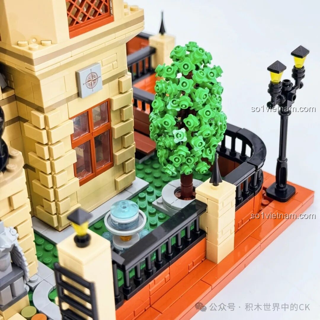 Phòng học phép thuật với chổi bay, lò sưởi và các vật phẩm bí ẩn trong Học viện Pháp thuật ZHEGAO 613004, tạo không gian học tập độc đáo.