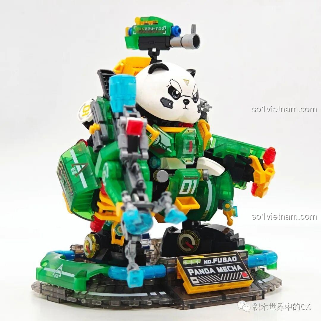 Cận cảnh phần đầu của ZHEGAO 662011 Panda Mecha Phúc Bảo Hào, với biểu cảm mạnh mẽ và chi tiết tai nghe, đồ chơi lắp ráp robot gấu trúc.