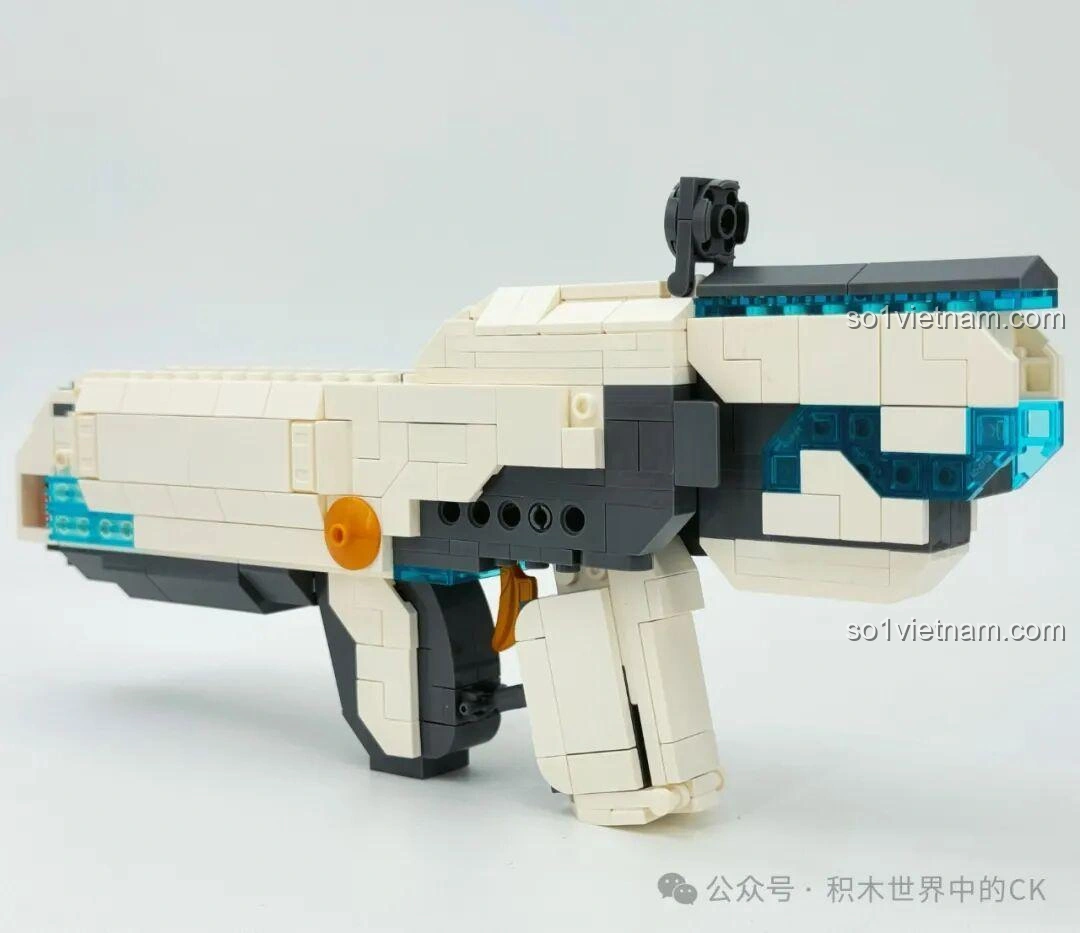 Tiến độ lắp ráp ZHEGAO 918019 Súng trường điện từ Bạch Dương, các chi tiết dần hoàn thiện phần thân.