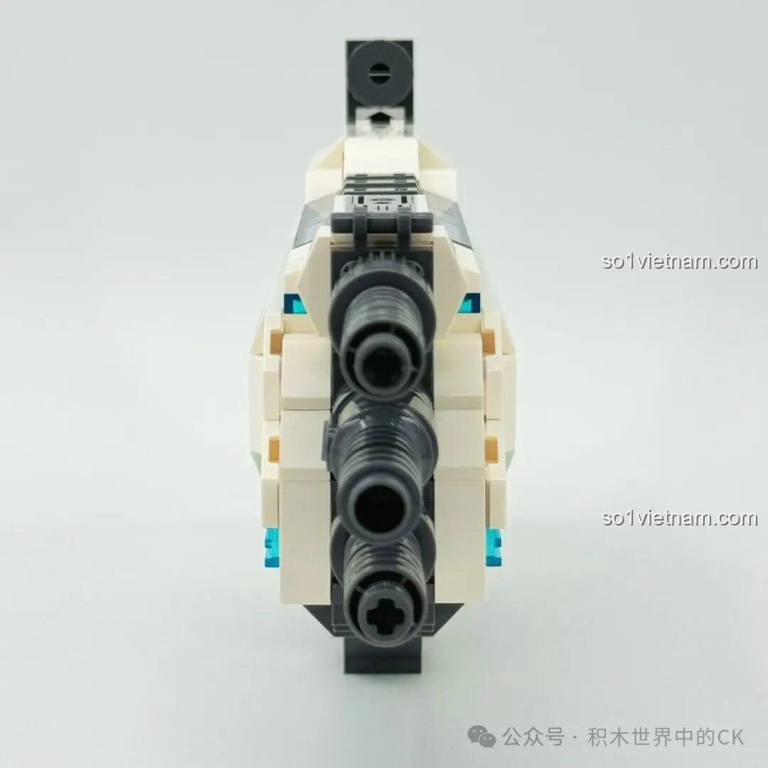 ZHEGAO 918019 Súng trường điện từ Bạch Dương với góc chụp chéo từ xa, thể hiện tổng thể mô hình và tỷ lệ.