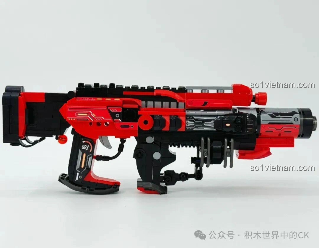 Chi tiết phần thân trên của ZHEGAO 918022 Súng phun lửa Sư Tử với các miếng sticker trang trí.