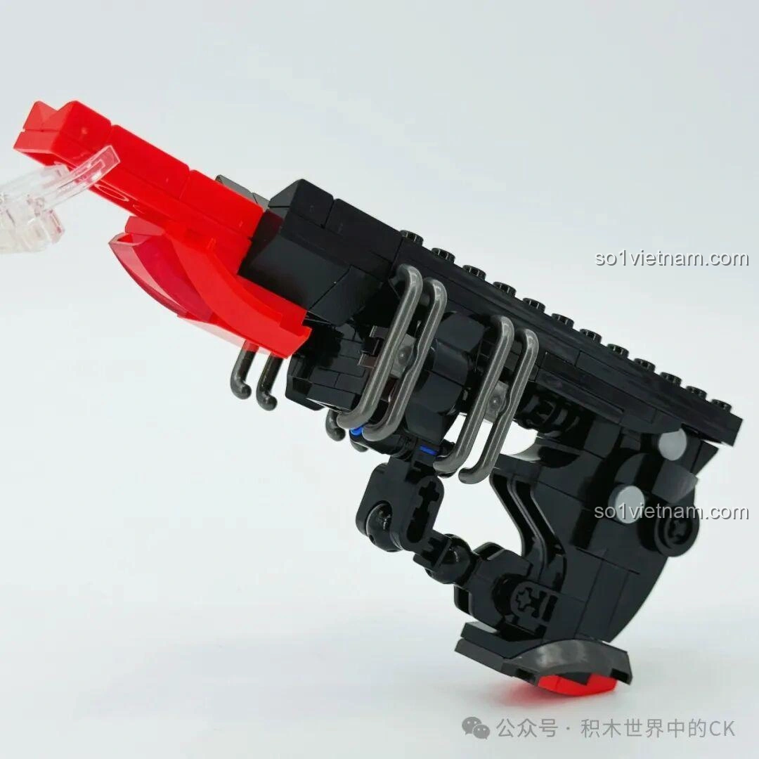 Tiến độ lắp ráp ZHEGAO 918022 Súng phun lửa Sư Tử, các chi tiết thân súng dần được ghép nối.