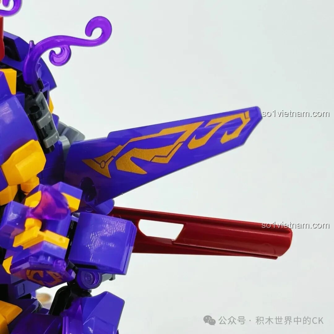 Robot gấu trúc ZHEGAO Quan Vũ tư thế tấn công