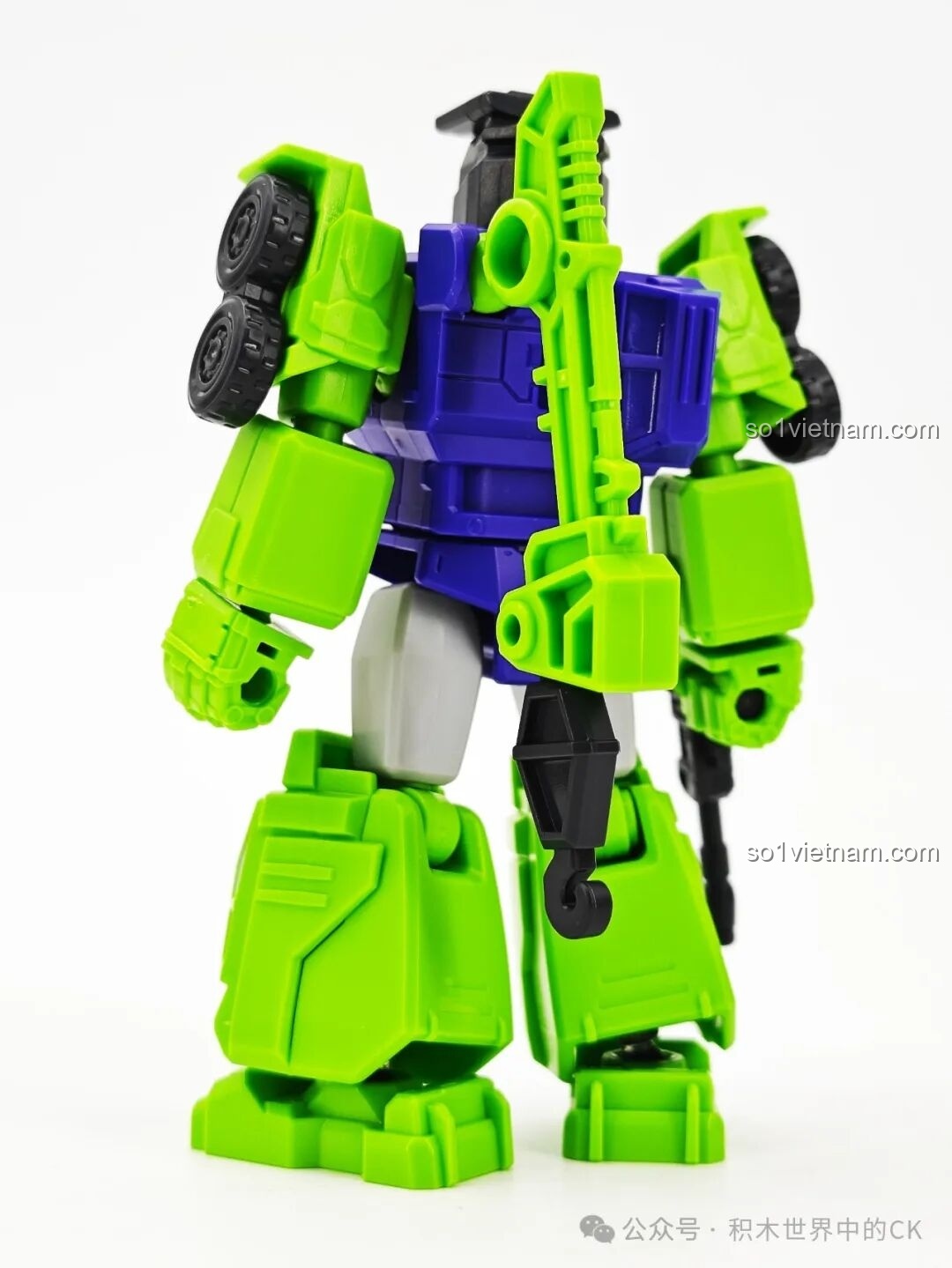 Mặt lưng mô hình robot Hook BLOKEES 71104 Transformers, thể hiện chi tiết cần cẩu và thiết kế mạnh mẽ.