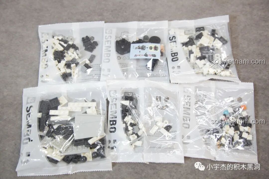 Mô hình Robot Khung Cửa SEMBO 107108 hoàn chỉnh, góc chụp ấn tượng, tái hiện chân thực.