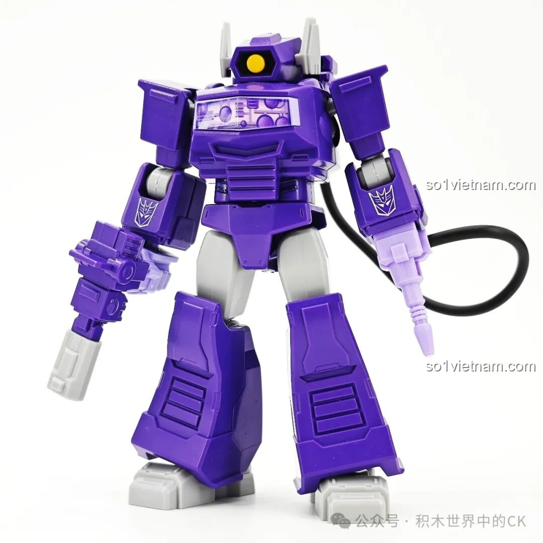 Mô hình robot Shockwave từ bộ lắp ghép BLOKEES 71104 Transformers Galaxy Version 4th Wave, với màu tím đặc trưng và súng không gian.