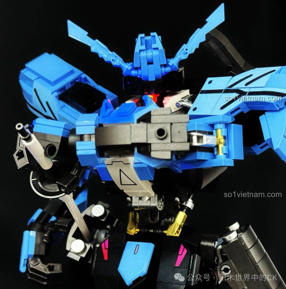 Cận cảnh Robot Vidar JIESTAR 58145 cầm kiếm với đèn LED phát sáng, làm nổi bật các chi tiết.