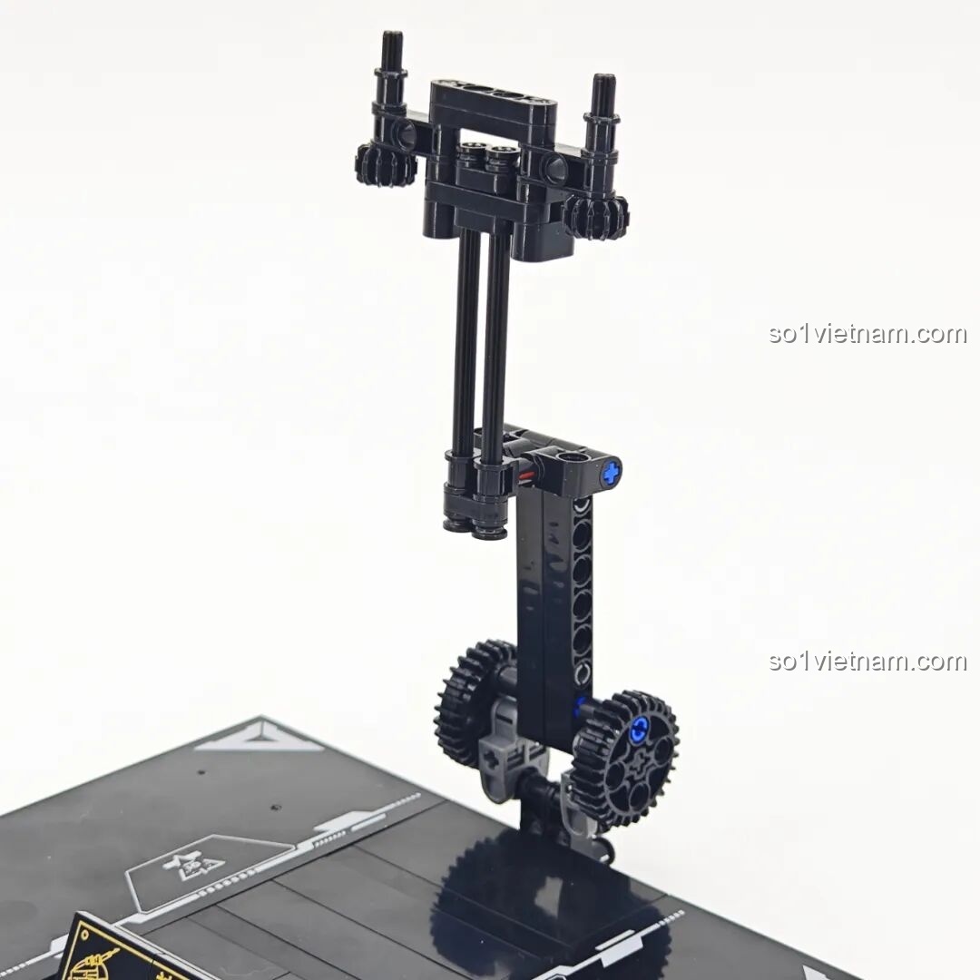 Robot Xạ Thủ Thần Súng Keeppley 23102 trong tư thế bắn nằm, súng bắn tỉa khổng lồ.