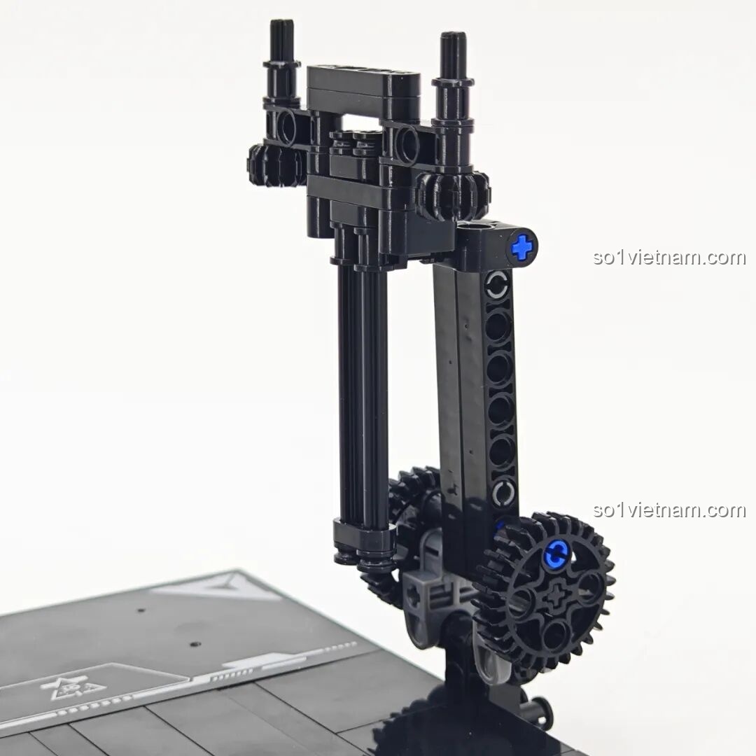 Robot Xạ Thủ Thần Súng Keeppley 23102 trong tư thế bắn nằm, súng bắn tỉa khổng lồ.