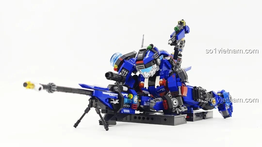 Robot Xạ Thủ Thần Súng Keeppley 23102 trong tư thế bắn nằm, súng bắn tỉa khổng lồ.