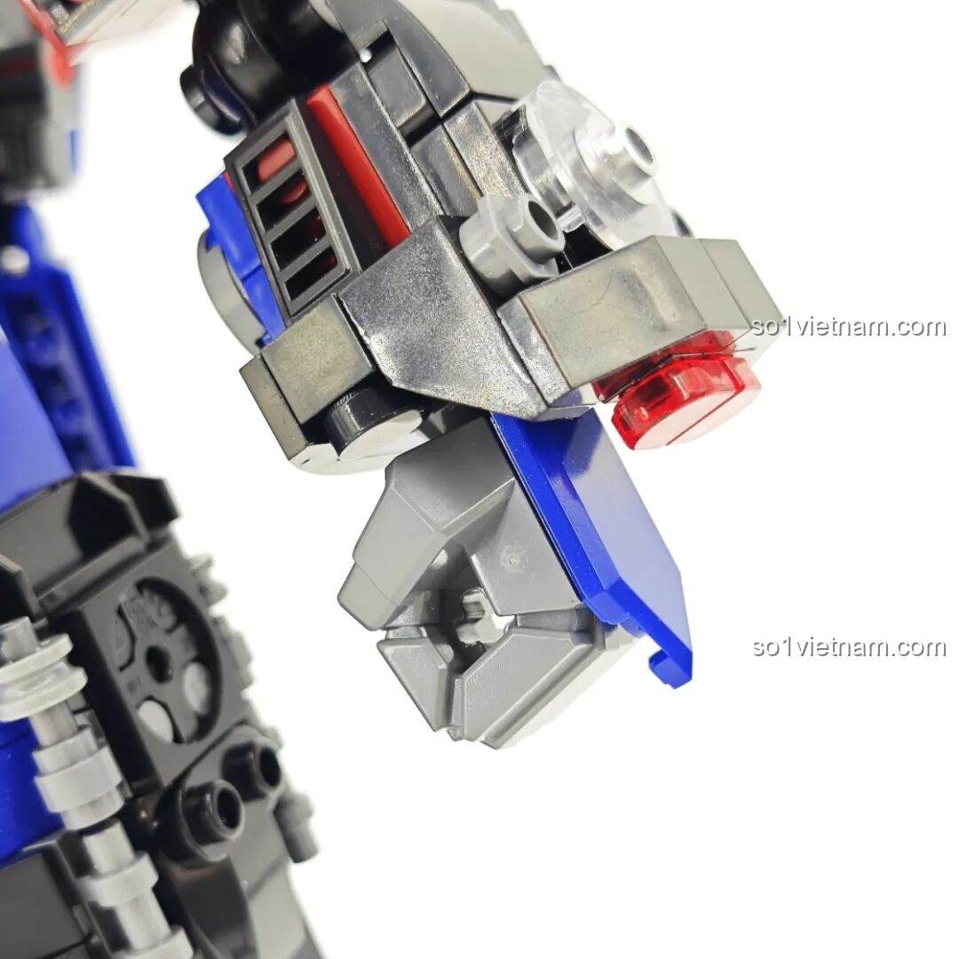 Robot Xạ Thủ Thần Súng Keeppley 23102 cầm súng lục, tạo dáng chiến đấu.