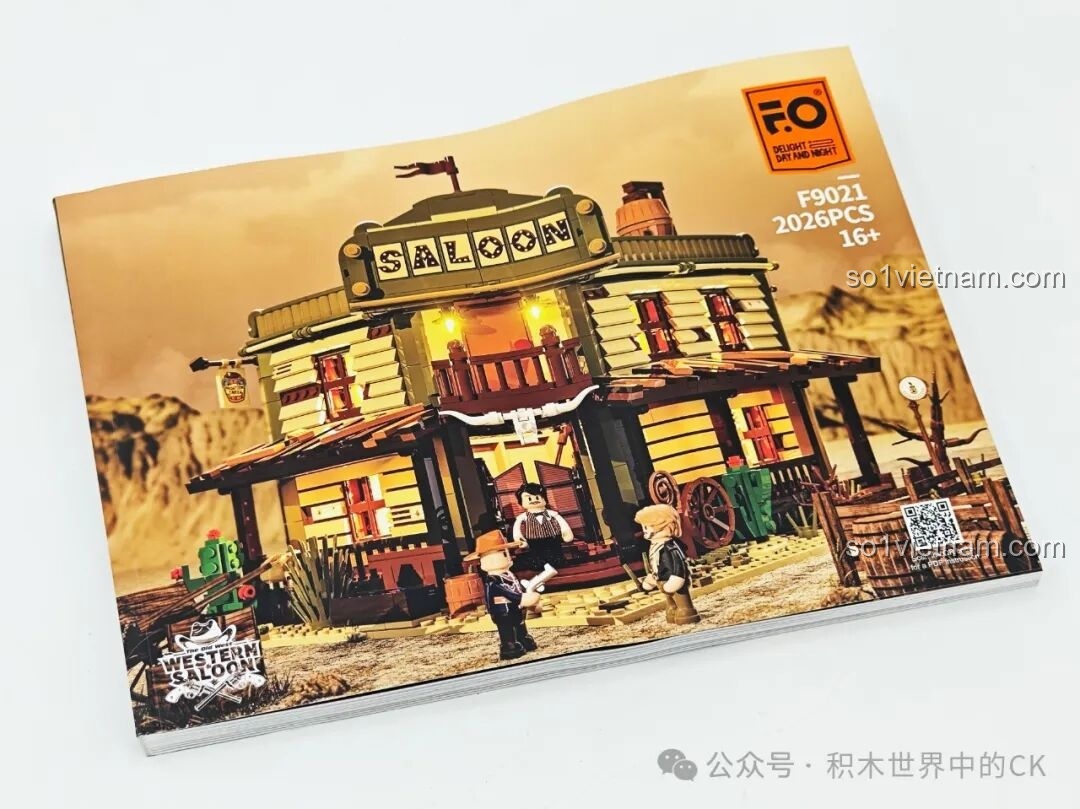 Sách hướng dẫn lắp ráp của bộ FunWhole F9021 Saloon Miền Tây, với hình ảnh mô hình trên bìa.