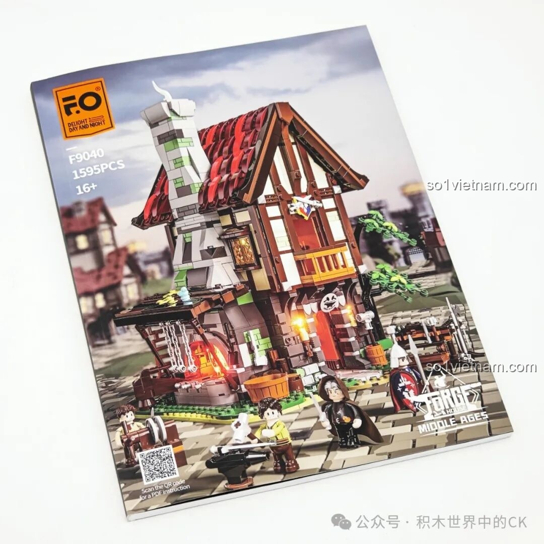 Sách hướng dẫn lắp ráp chi tiết của bộ Funwhole F9040, bìa sách in hình mô hình Xưởng Rèn Trung Cổ đã hoàn thiện.