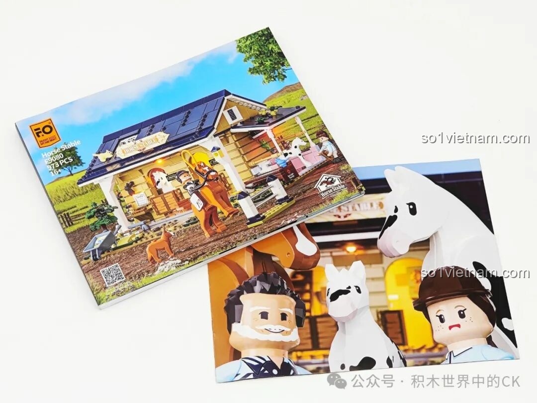 Sách hướng dẫn lắp ráp chi tiết và tấm postcard xinh xắn của bộ đồ chơi mô hình Chuồng Ngựa FunWhole F9080.