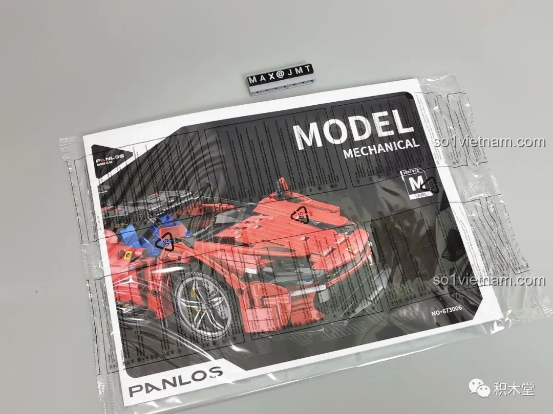 Sách hướng dẫn lắp ráp cho mô hình Panlos Brick 673006 được đóng gói cẩn thận trong túi nilon.