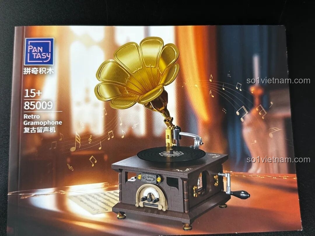 Bìa sách hướng dẫn lắp ráp bộ Pantasy Gramophone 85009, với hình ảnh mô hình hoàn chỉnh và logo Pantasy.