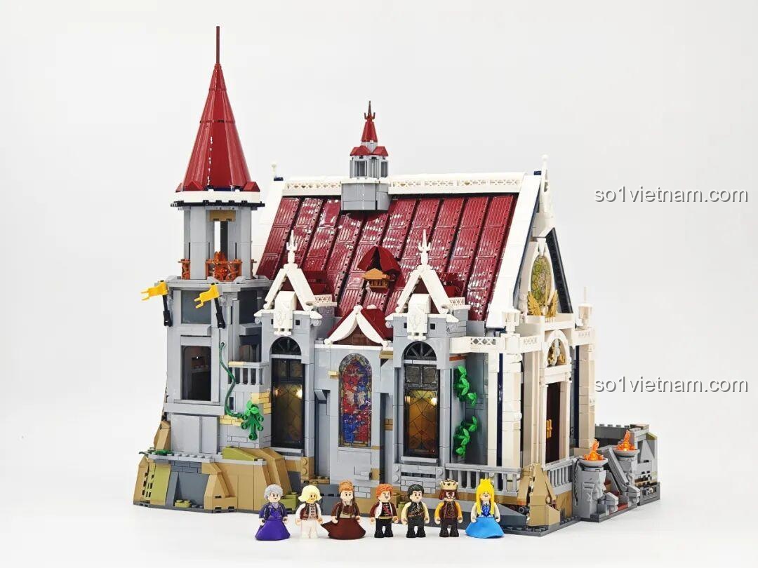 Toàn cảnh Sảnh Tiệc Hoàng Gia Lumibricks L9071 đã hoàn thành và lên đèn, nhìn từ phía trước.