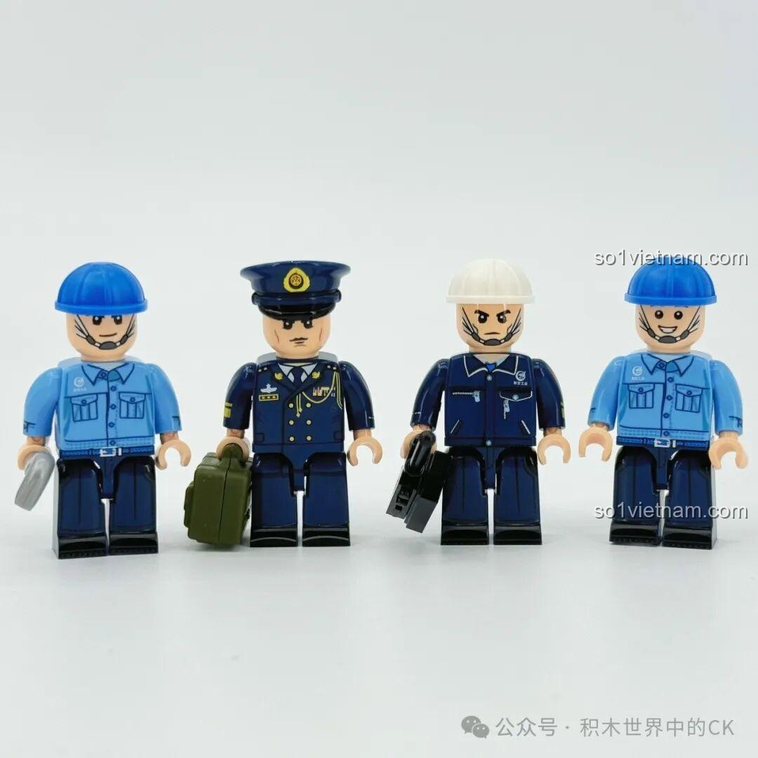 Bốn nhân vật minifigures (phi công, kỹ sư, công nhân) đi kèm bộ Sembo 202256 Dây Chuyền Sản Xuất Máy Bay J-20, tăng tính tương tác.