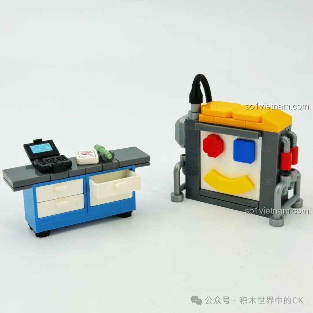 Góc nhìn tổng thể dây chuyền sản xuất J-20 Sembo 202256 với đèn LED, các minifigures và máy bay, tạo hiệu ứng ấn tượng.