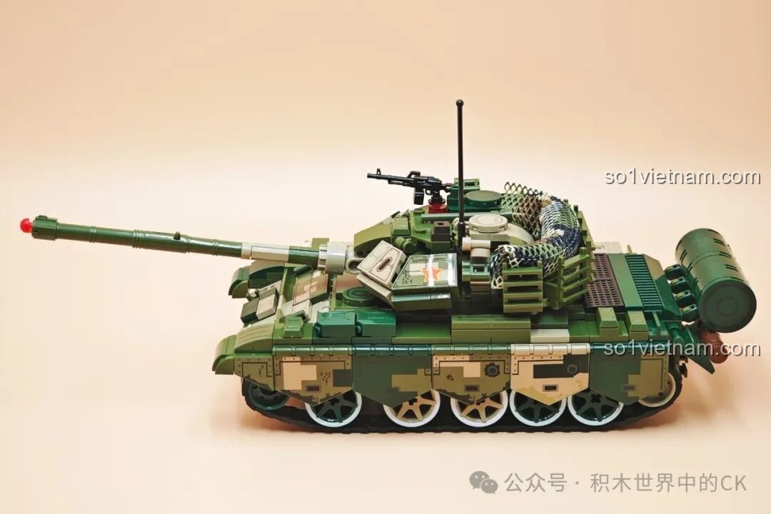 Mặt sau xe tăng ZTZ-59D