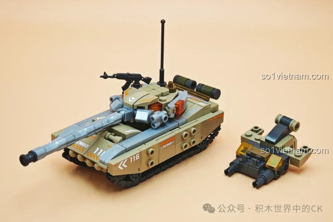 Mô hình xe tăng hạng nặng hoàn chỉnh từ bộ lắp ráp SEMBO 203170 Chiến Binh Ám Nguyên, với súng máy và ăng-ten.