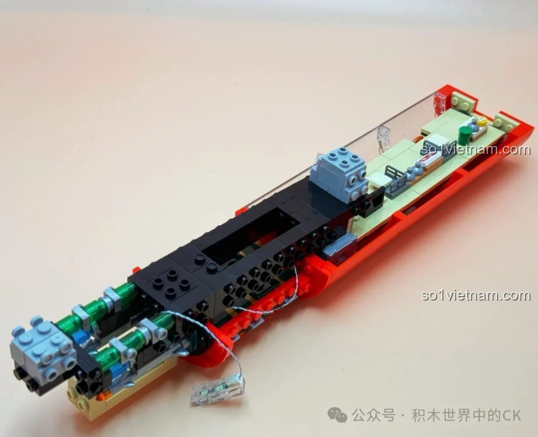 Quá trình lắp ráp thân tàu ngầm SEMBO 208043