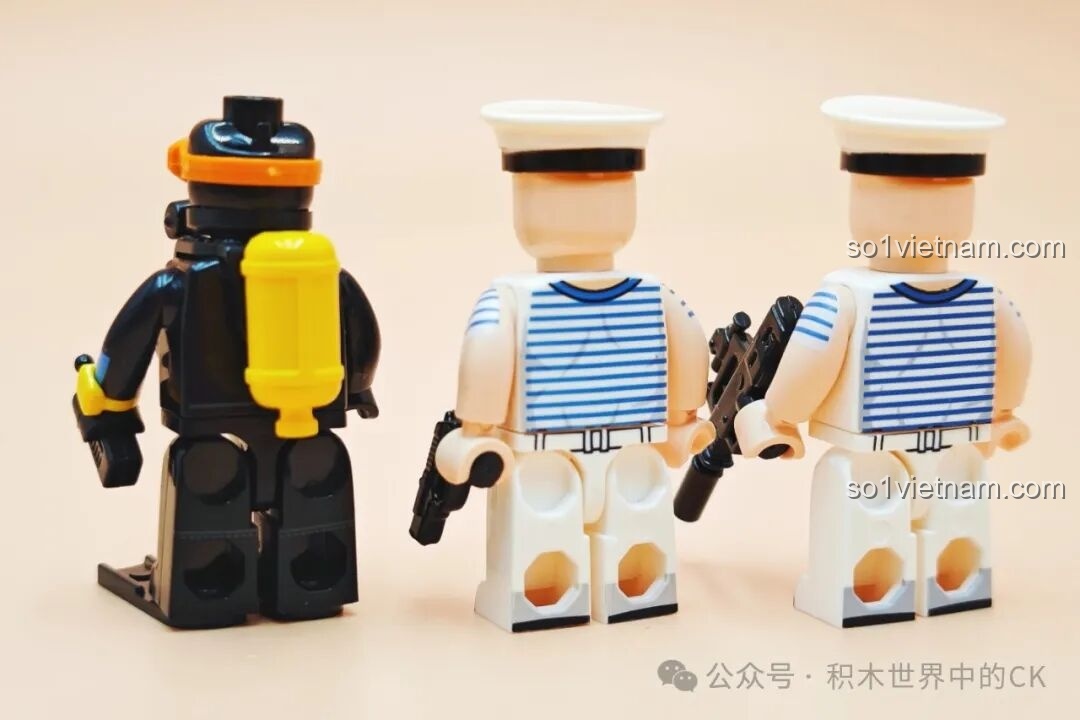 Mô hình Tàu Ngầm Hạt Nhân SEMBO 208043 nhìn từ trên xuống