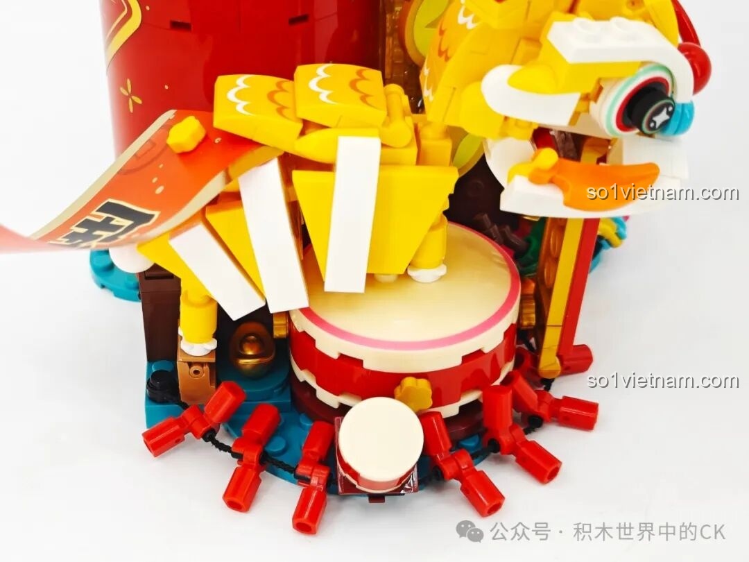 Cận cảnh bao lì xì và đồng tiền vàng trong mô hình SEMBO 605043