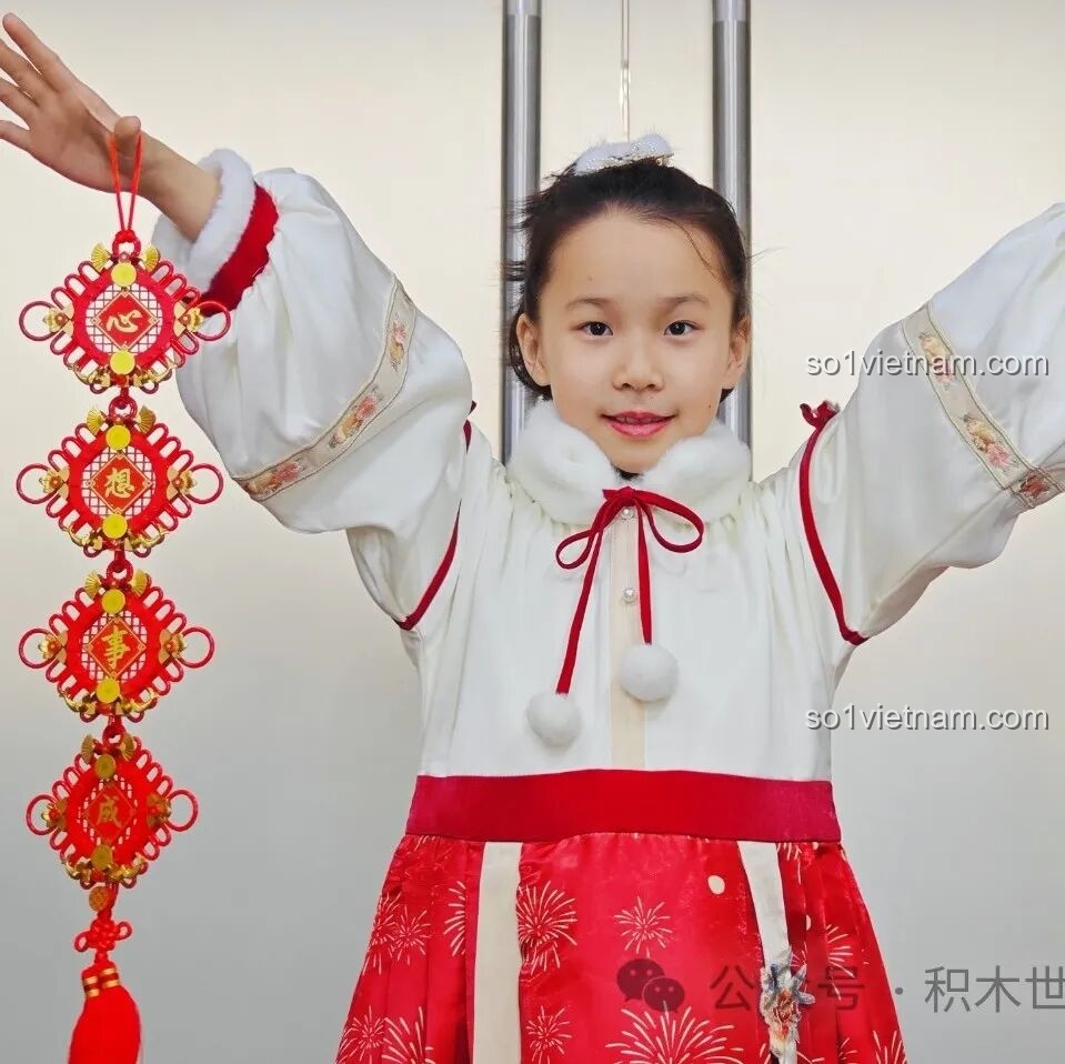 Mô hình Lễ Hội Múa Lân SEMBO 605043 với chi tiết cờ