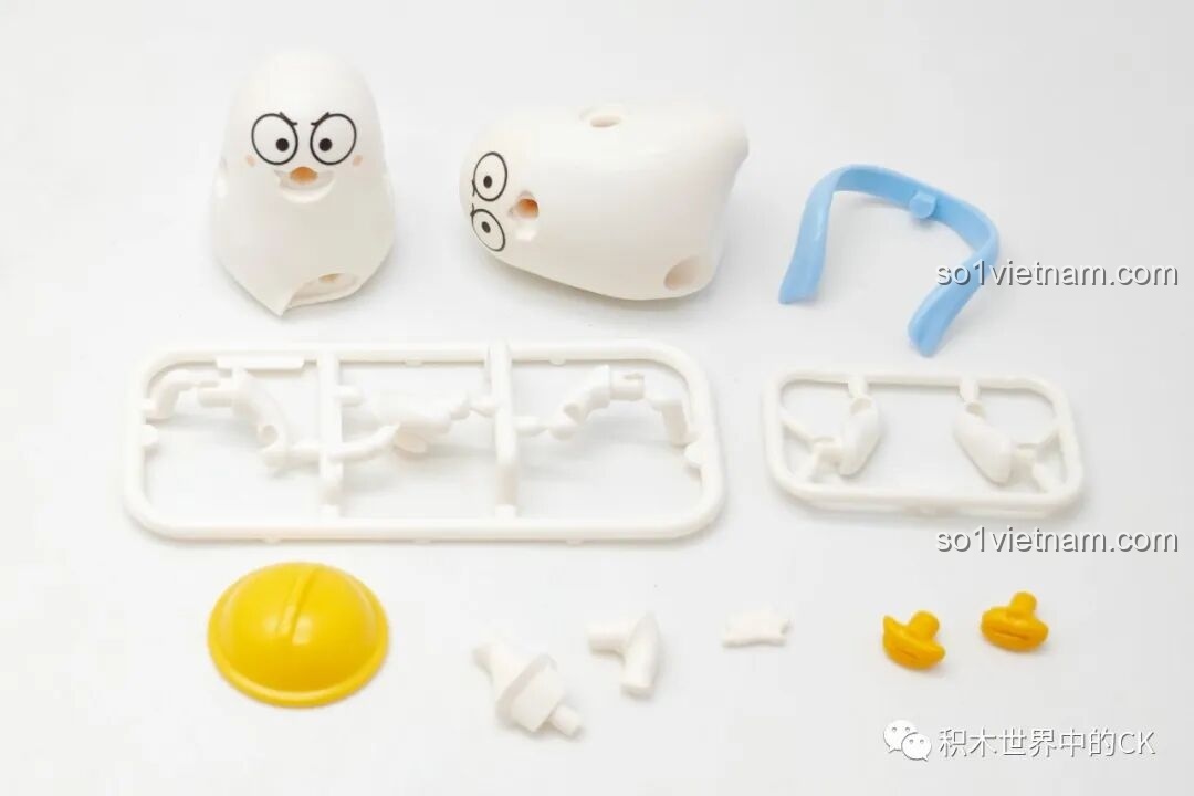 Các chi tiết để lắp ráp minifigure Vịt Duckyo công nhân, bao gồm thân, đầu, tay, chân và mũ bảo hộ.