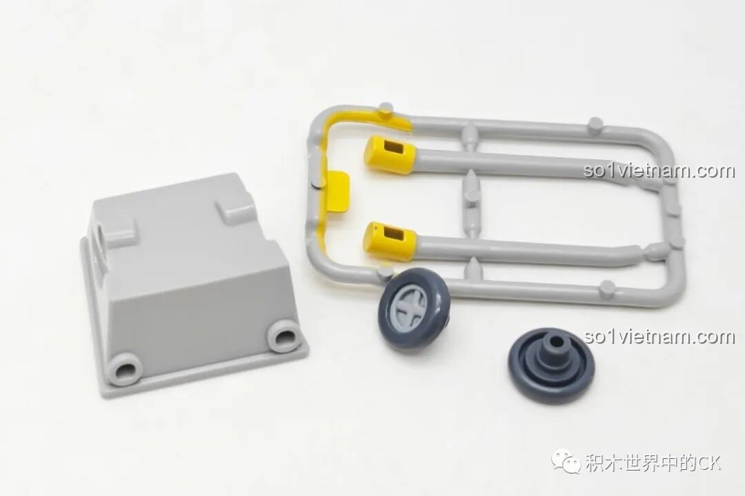 Các chi tiết để lắp ráp chiếc xe đẩy gạch trong bộ đồ chơi Sembo 612016 Vịt Duckyo.