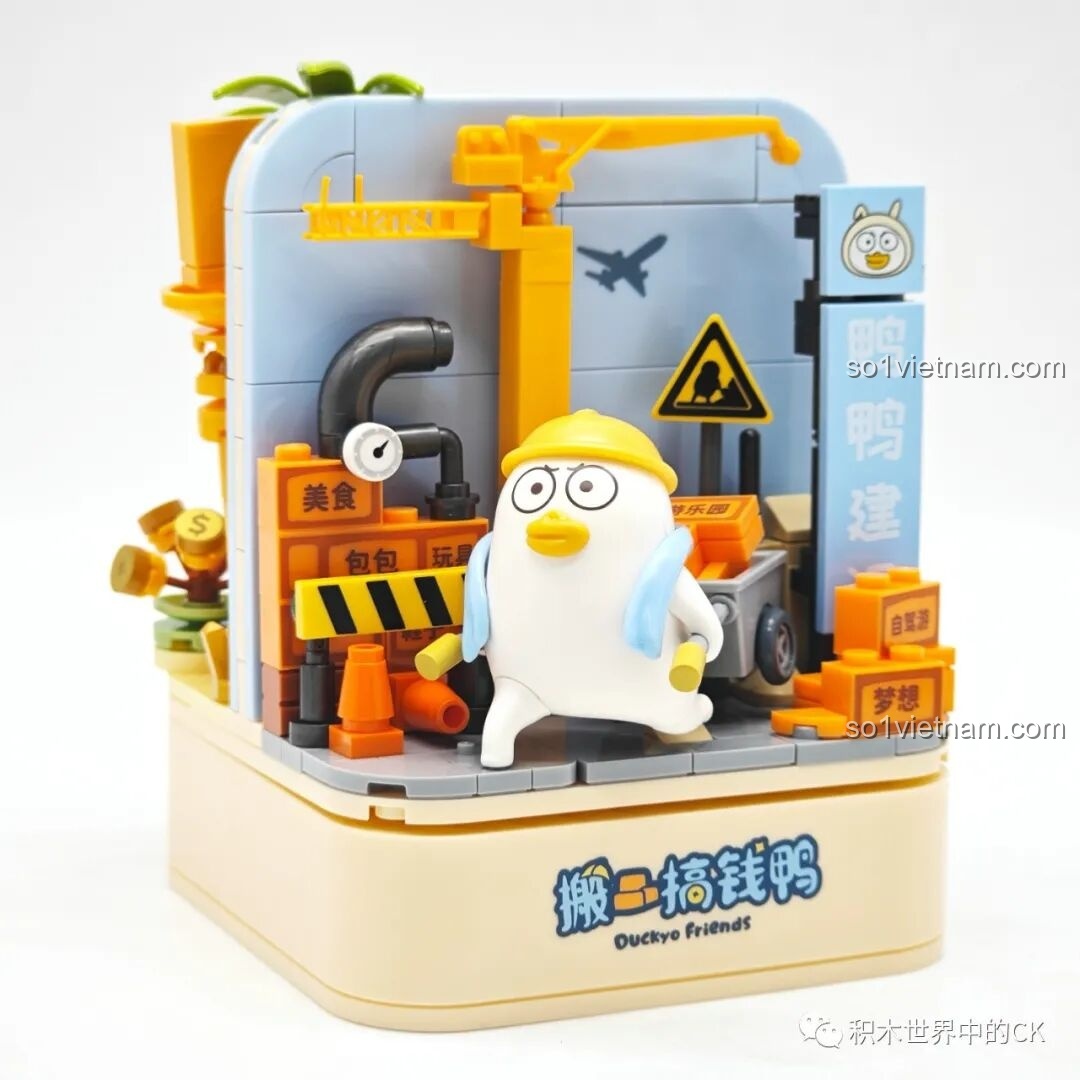 Góc nhìn khác của mô hình Vịt Duckyo Sembo 612016 mặt lao động, làm nổi bật các chi tiết công trường.
