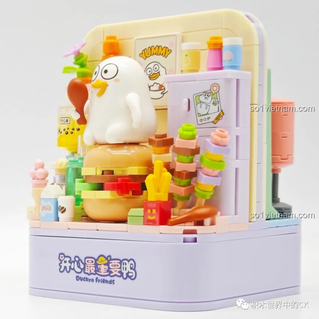 Góc nhìn từ bên trái của mô hình Vịt Duckyo Sembo 612017 mặt ăn uống, khoe trọn các món ăn.