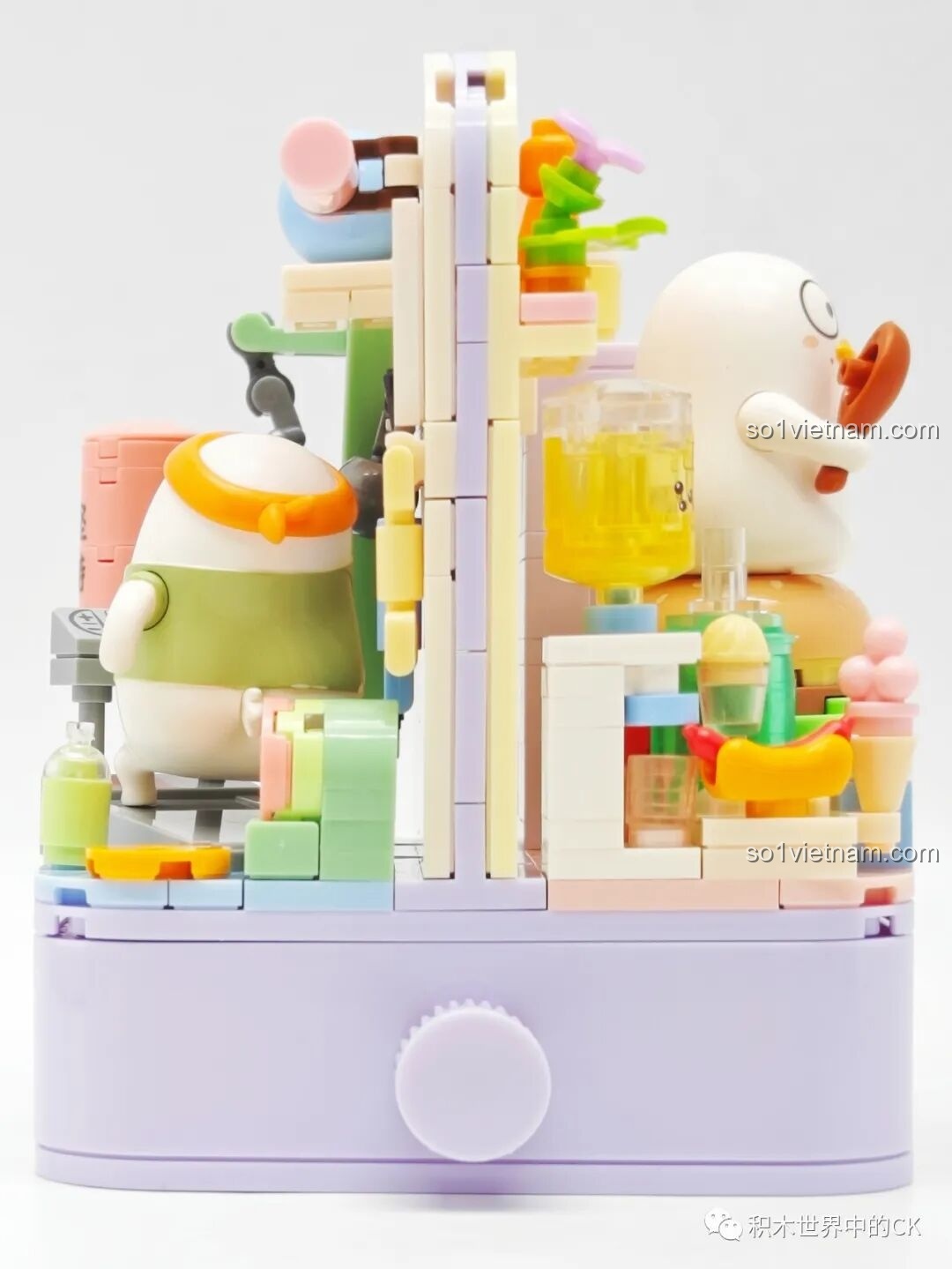 Góc nhìn từ cạnh bên của mô hình Sembo 612017, cho thấy cả hai mặt tập gym và ăn uống.