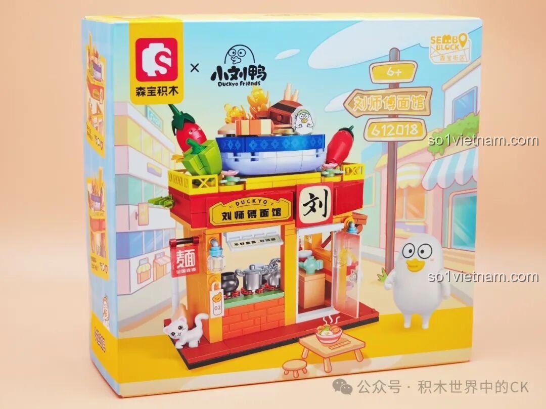Hộp bộ lắp ghép Sembo 612018 Quán Mì Thầy Lưu, hình ảnh chú Vịt Lưu Nhỏ đầu bếp và quán mì chi tiết, phù hợp bé gái