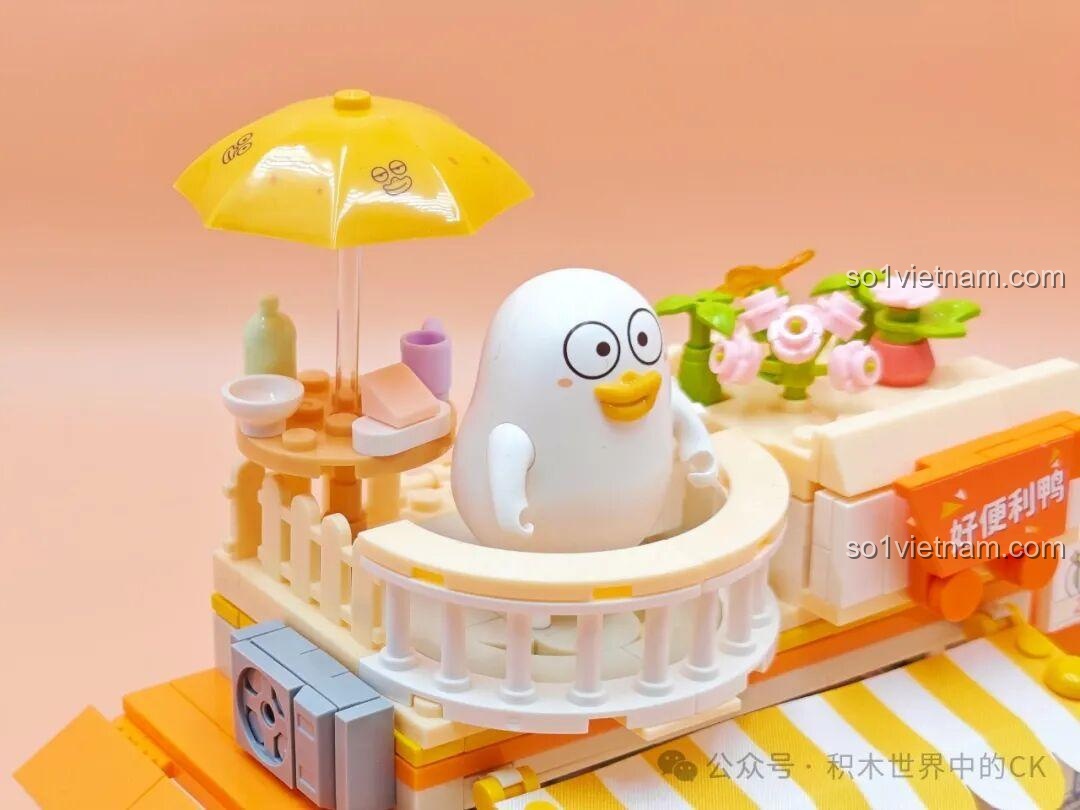 Mô hình hoàn chỉnh bộ lắp ghép Sembo 612020 Văn Phòng Bất Động Sản An Cư từ phía sau, chi tiết nội thất, bản đồ