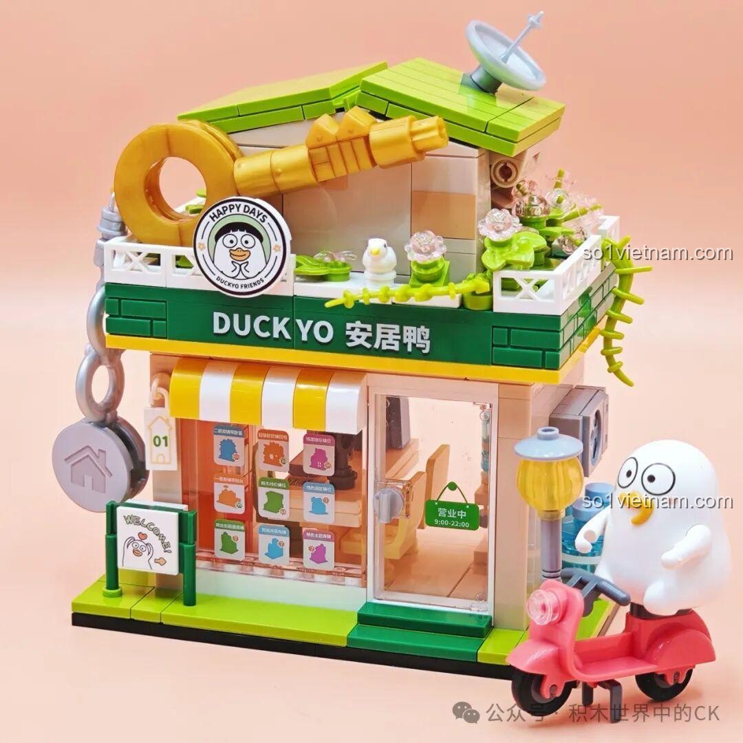 Chi tiết chìa khóa khổng lồ trên mái nhà văn phòng bất động sản Sembo 612020, biểu tượng độc đáo, đồ chơi lắp ráp