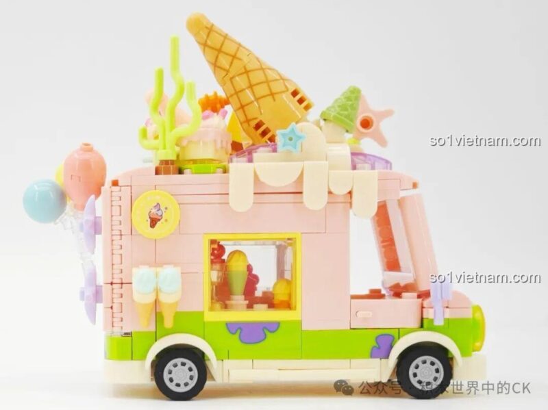 Mặt sau xe bán hamburger SpongeBob, bộ đồ chơi Xe bán hamburger SpongeBob cho bé 6 tuổi